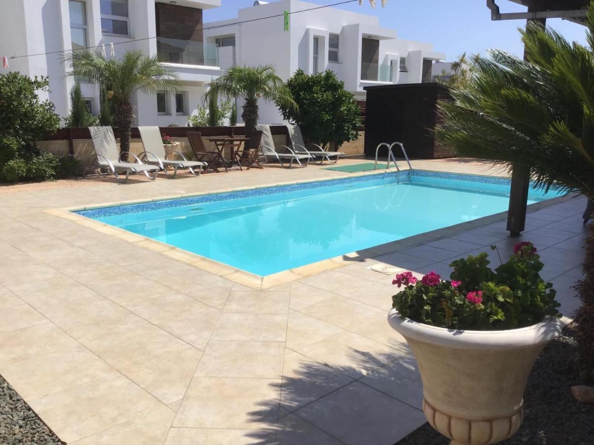 Carolyn Villa Is A Luxury 4-Bedroom Villa With Private Pool In أيا نابا المظهر الخارجي الصورة
